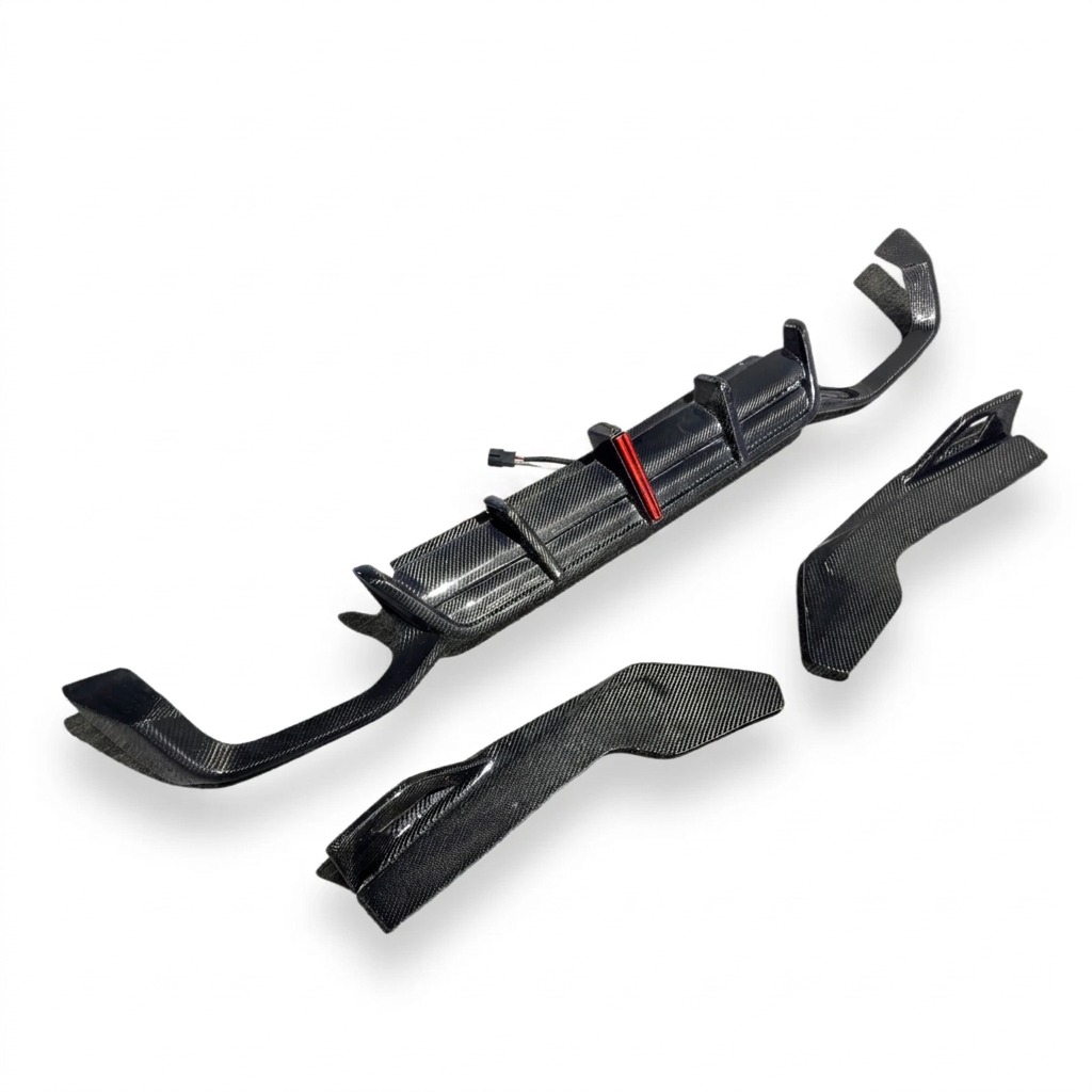 Diffuseur avec feu F1 pour BMW X4M LCI F98 Diffuseur avec feu F1 pour BMW X4M LCI F98