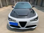 Capot en fibre de carbone pour Alfa Romeo Giulia