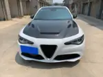 Capot en fibre de carbone pour Alfa Romeo Giulia