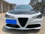 Capot en fibre de carbone pour Alfa Romeo Giulia